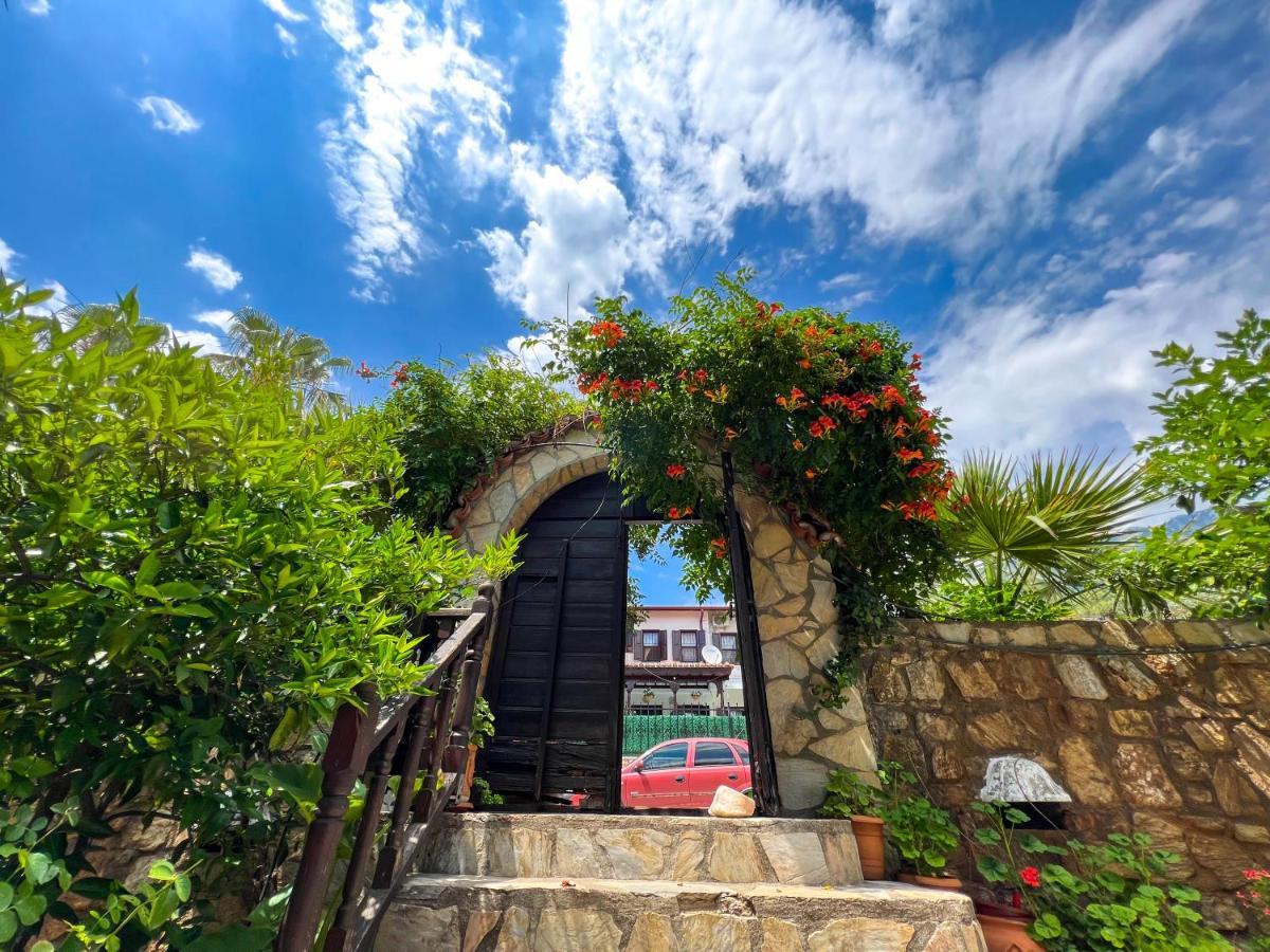 אקיאקה Liya Boutique Hotel & Suites מראה חיצוני תמונה
