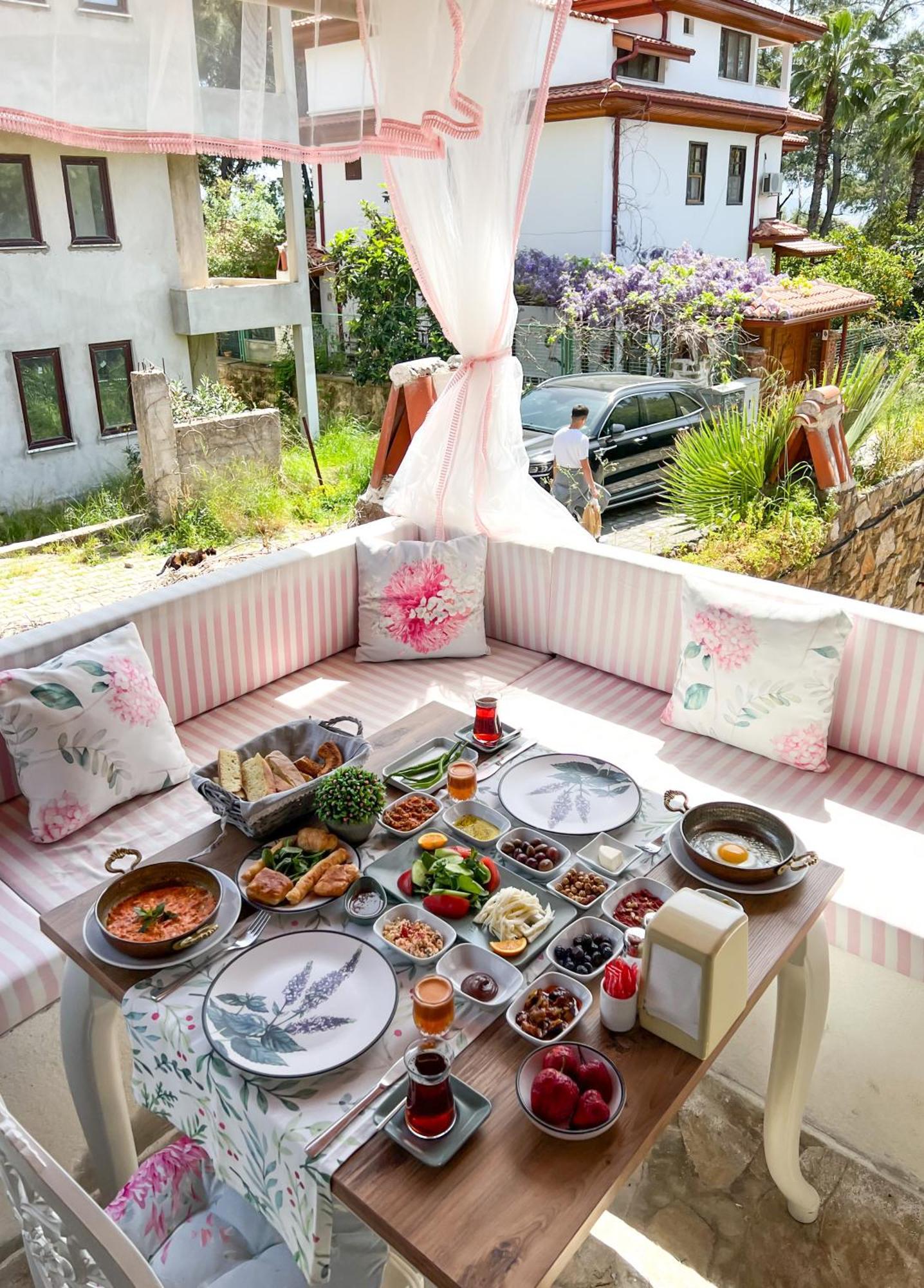 אקיאקה Liya Boutique Hotel & Suites מראה חיצוני תמונה