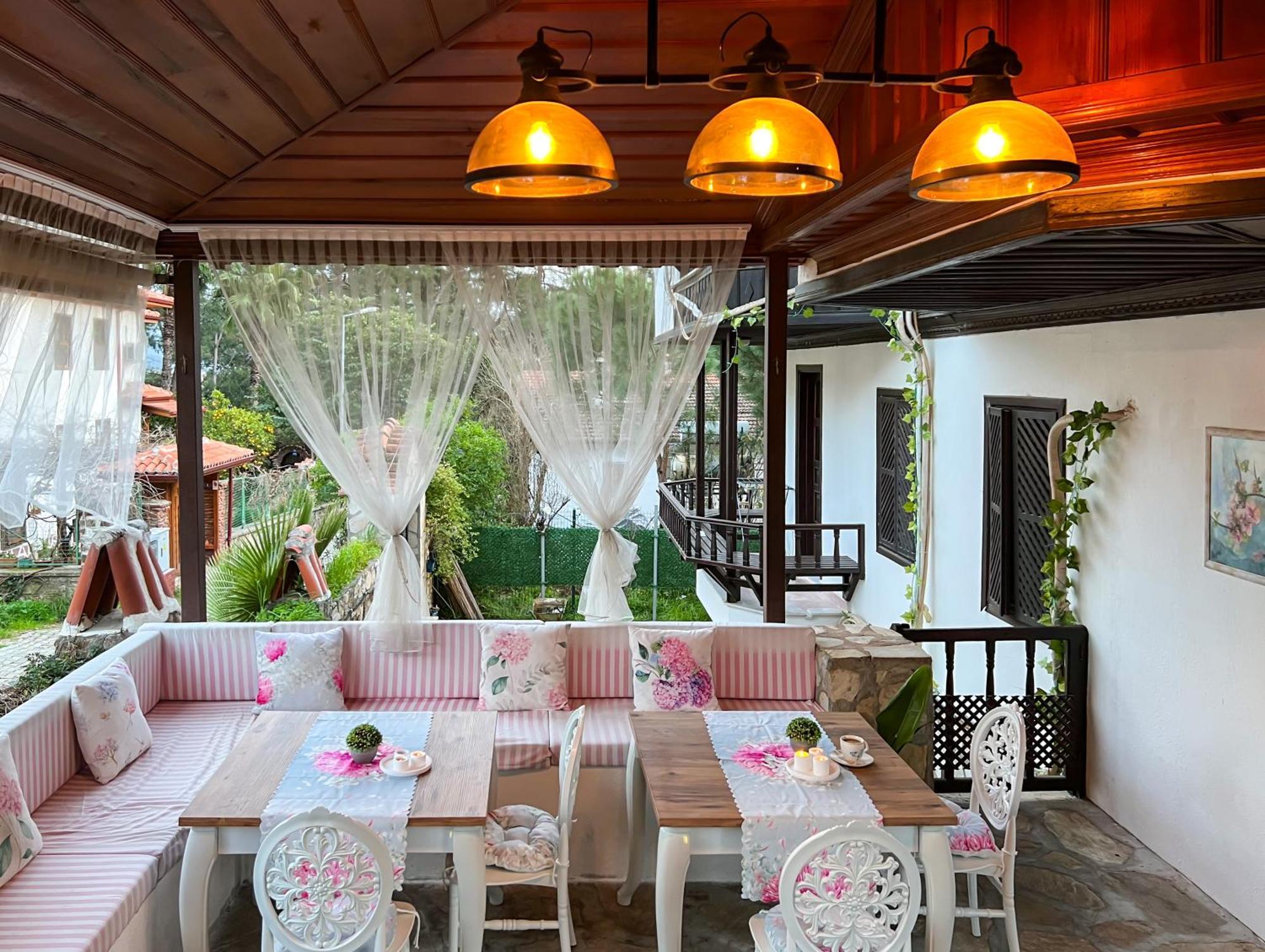 אקיאקה Liya Boutique Hotel & Suites מראה חיצוני תמונה