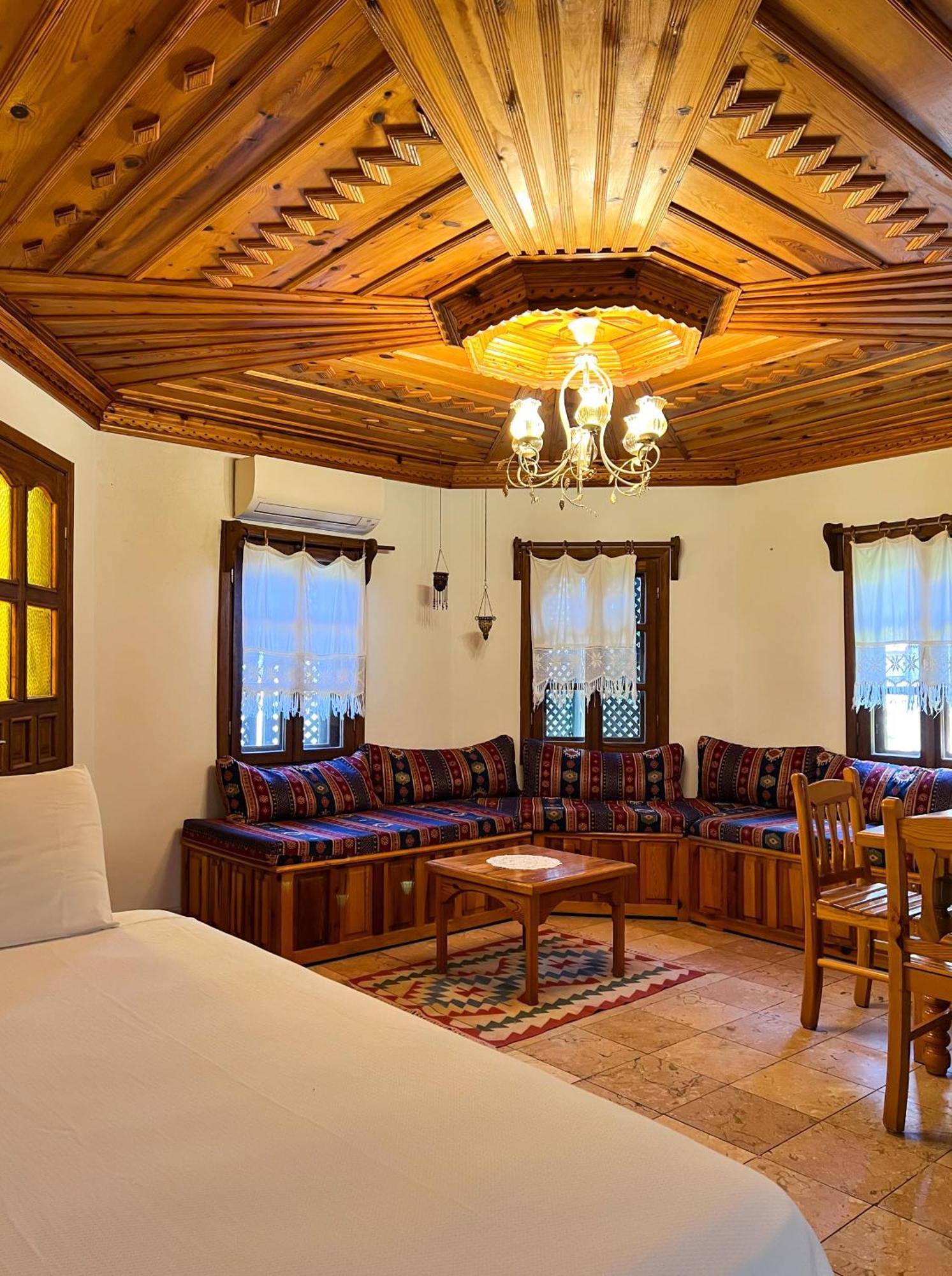 אקיאקה Liya Boutique Hotel & Suites מראה חיצוני תמונה